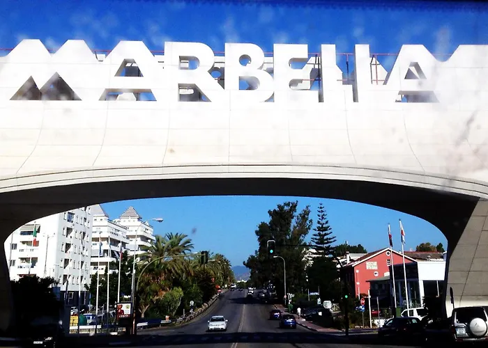 Lovely Double Bedroom For Women Only In Marbella Center Séjour chez l'habitant Marbellac